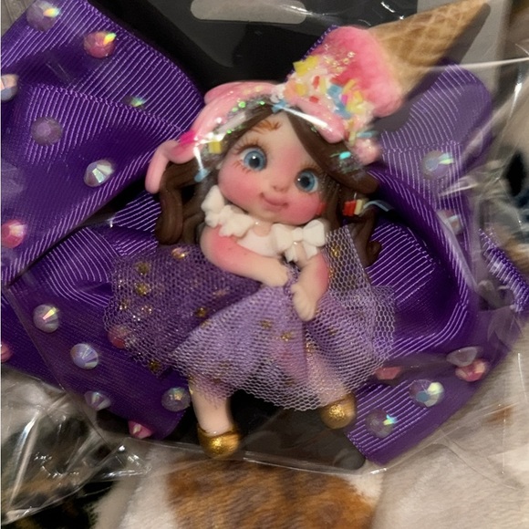 Handmade Bows Disney, Pixar assorted Characters, colors, clay, light weight - Picture 4 of 9